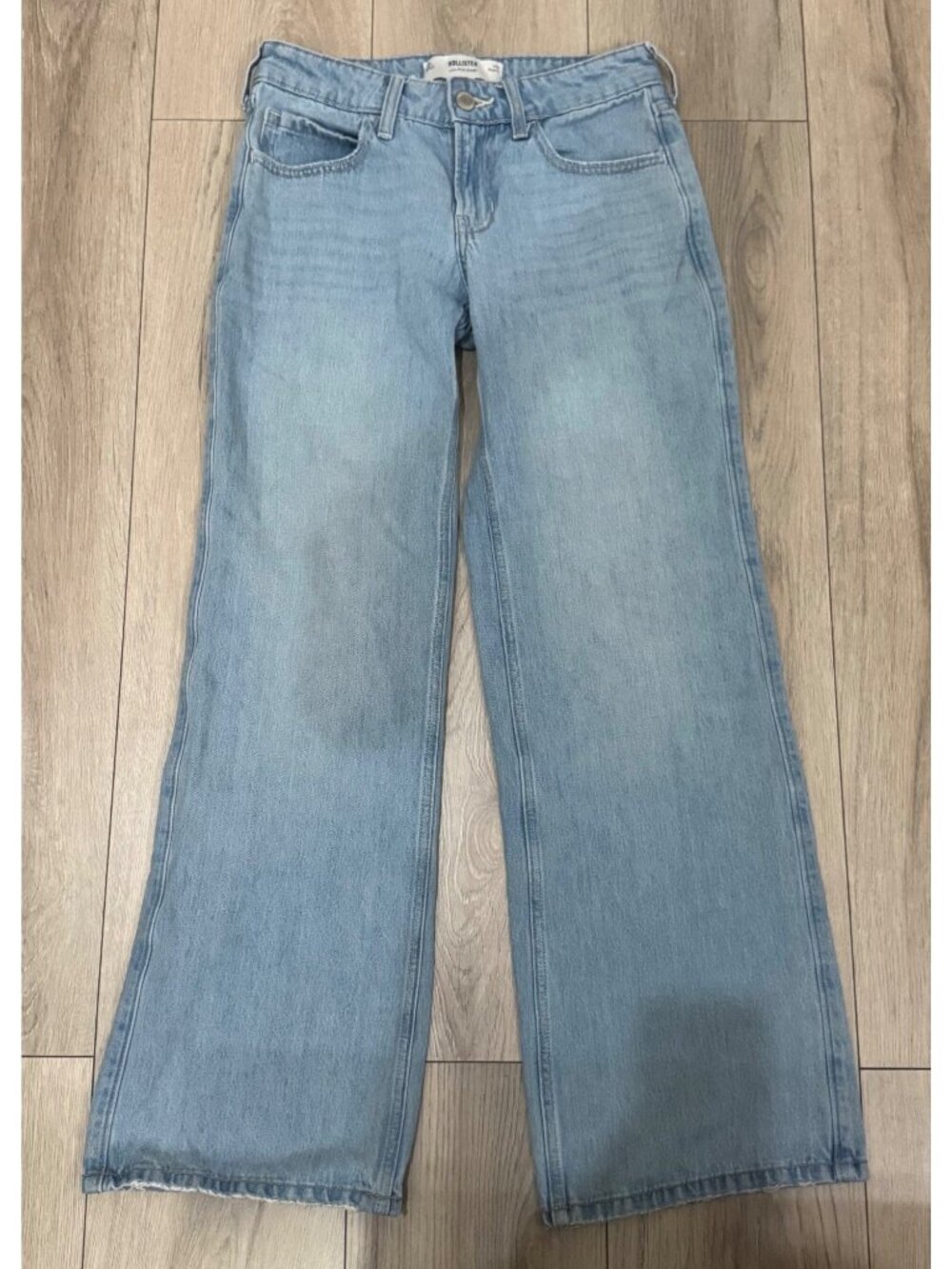 Hollister Low-Rise Baggy Women Denim Jeans
